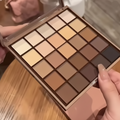 25-Color Eyeshadow Palette