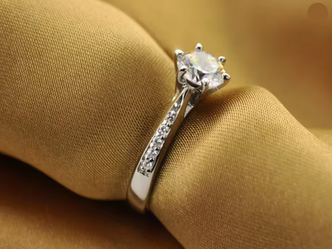 Luxury 925 Silver Classic Ring for Women