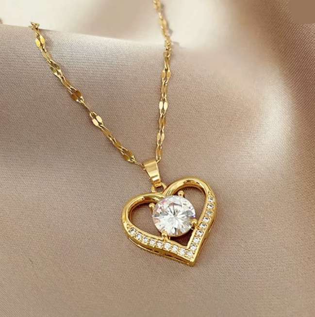 Artificial Gems Heart Pendant Necklace for Women
