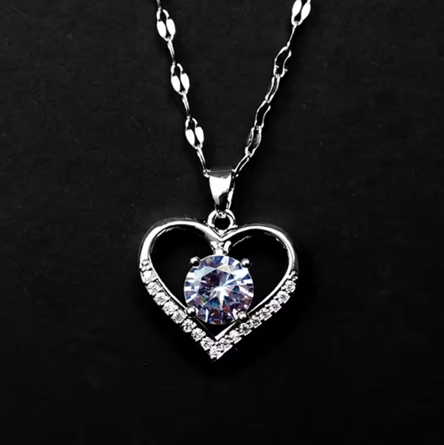 Artificial Gems Heart Pendant Necklace for Women